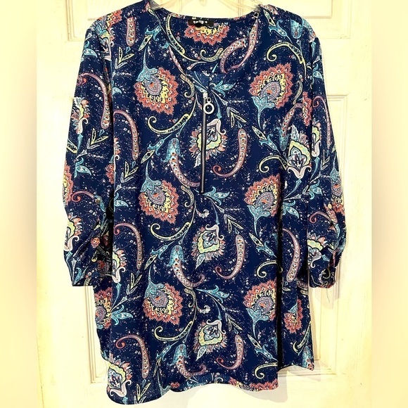 NWOT Emily D Multi Colored Paisley & Floral Design Top - Picture 1 of 7